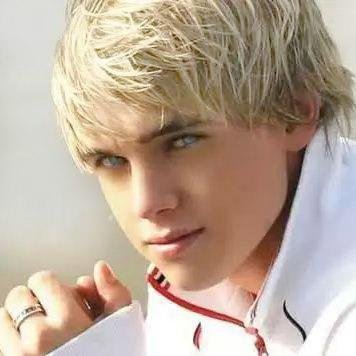 TDarkWood459's profile picture. 