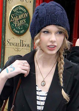 ★simple. I'm swiftie★                                   additionally account of @1579kong please follow main*