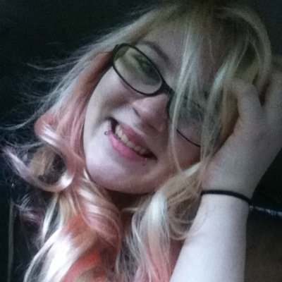 Im me and me only not gonna be a fake bitch so you will like me and i love emo boys