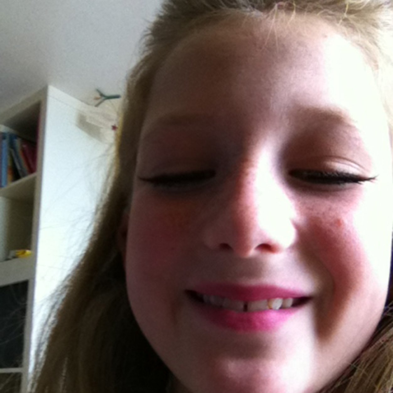 I love one direction in consert harry blow me a kiss and niall poynted at me pleas follow me ❤❤