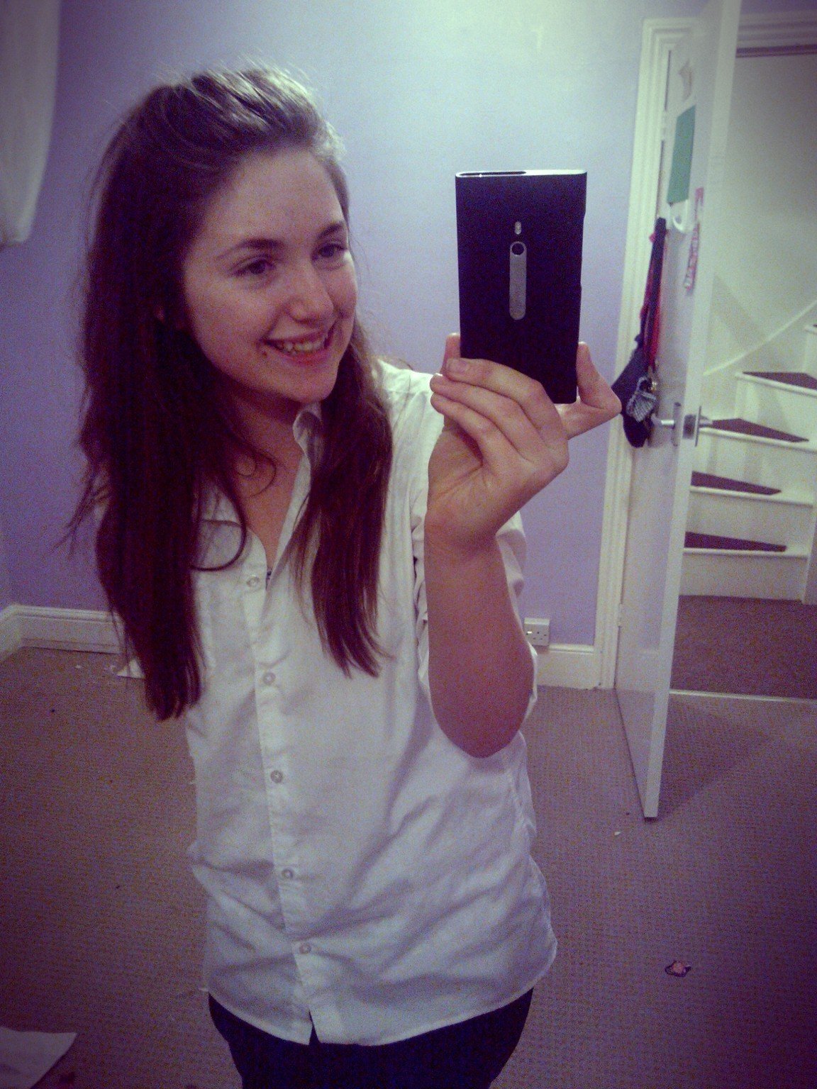 16, i like performing. Dance/sing/act. I love food and I love my family to bits. Xxxx