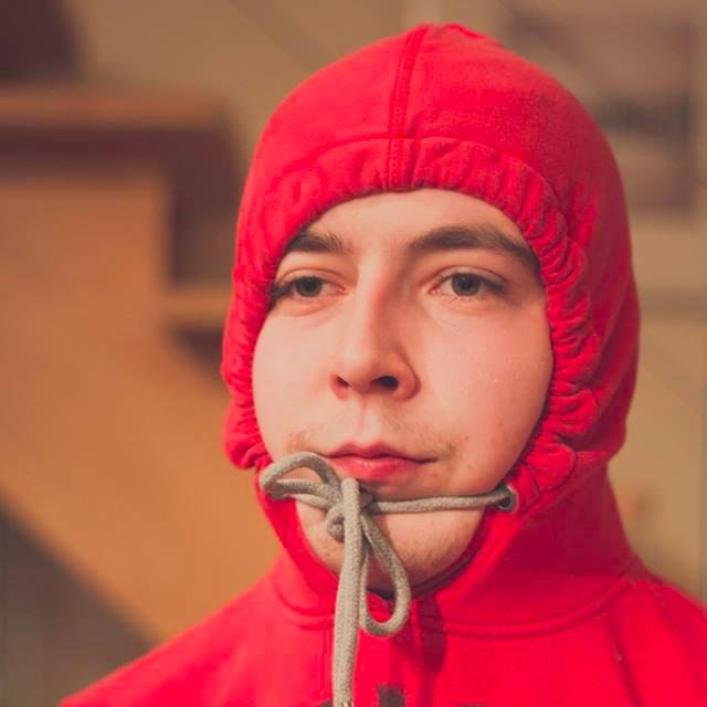 30yo. Chef de Projets. Passionné de Médecine. Équipier Secouriste pour la @croixrouge à mes heures perdues. Je suis très culturé (parfois).