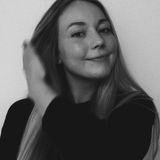 amanda seyfrieds ukjente halvsøster