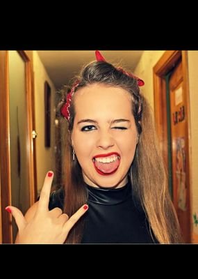 paulagamez's profile picture. The life is short. 
Dance ! :D