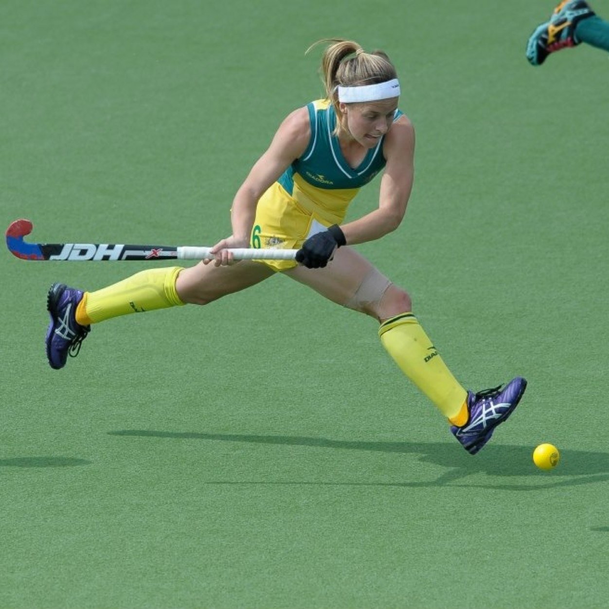 Australian Hockey Player- 2014 Comm Games Gold Medallist- 2012 & 2016 Olympian- Proud Crookwellian & NSW girl! Sponsored by JDH Hockey and Polytan