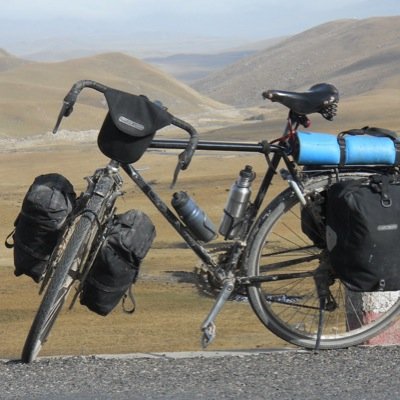 Una aplicación de @igdelvalle para llevar mapas ciclistas en tu móvil y para localizar a tu grupo de amigos en el mapa.