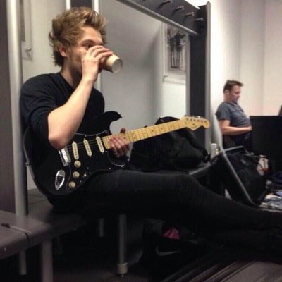 yooooo follow @plantsluke