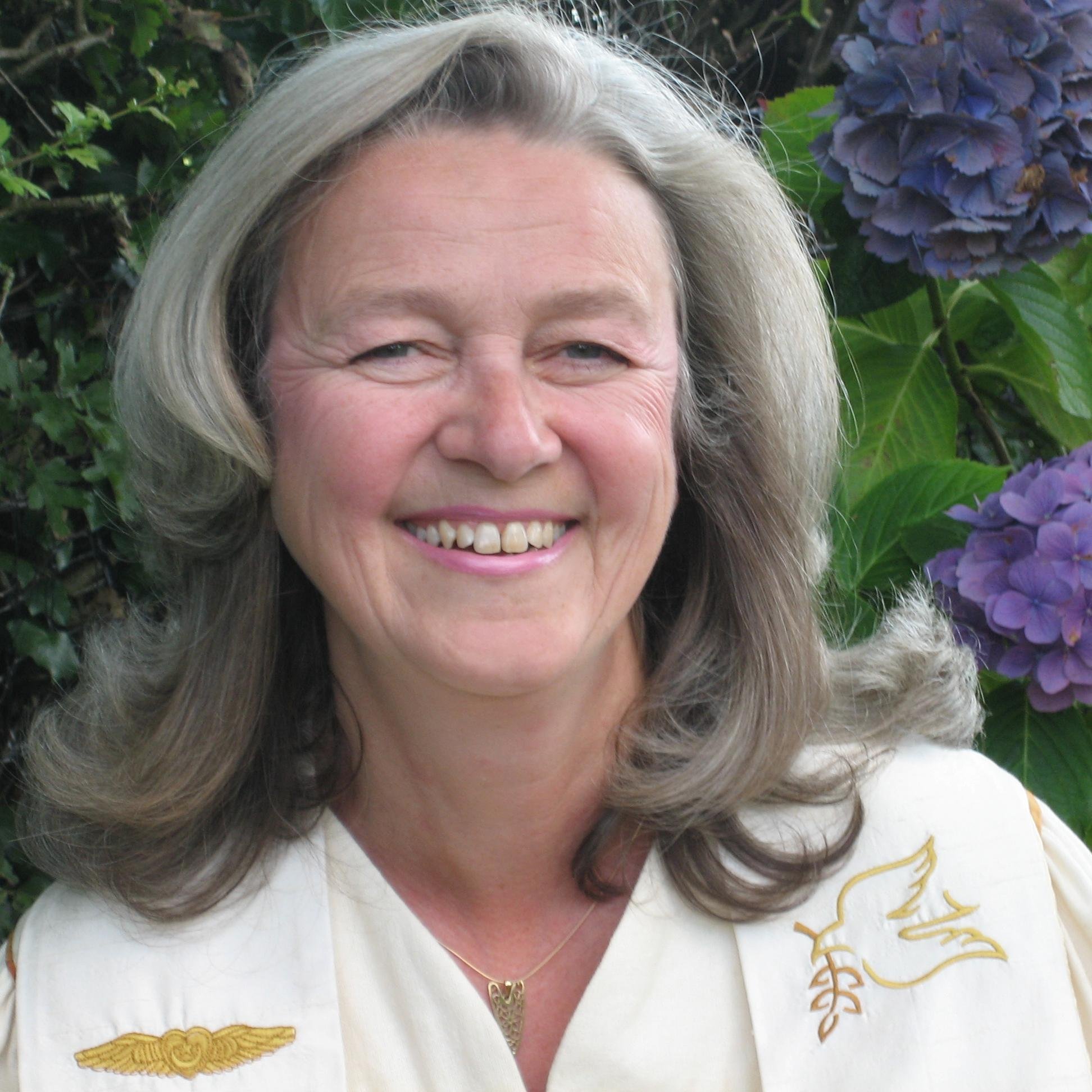 Interfaith Minister, Bespoke Ceremonies.Spiritual Counsellor & A Course in Miracles Teacher, Supporting You to Awaken to Your Truth.