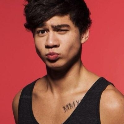 congrats you are a hot calum girl