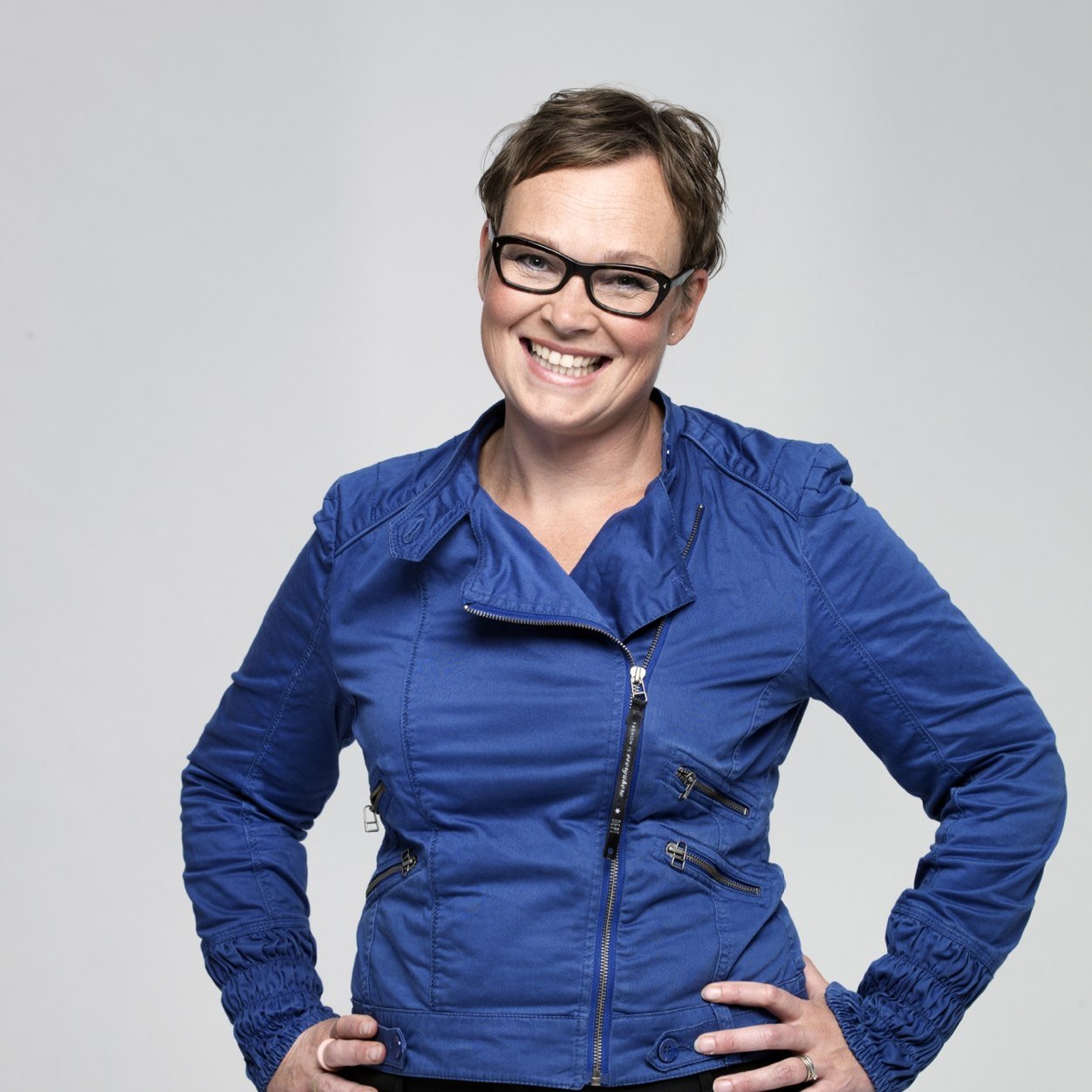 Levensgenieter-energiek-netwerker-optimistisch-op zoek naar actie en resultaat en naar wat een mens beweegt.