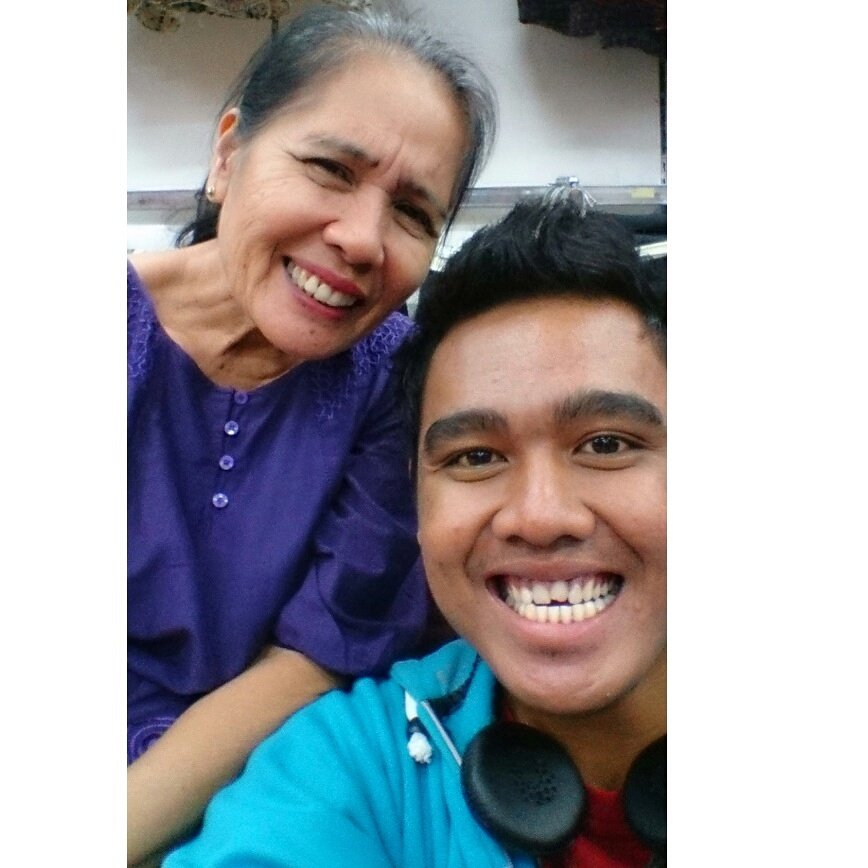 Senyummu semangatku!