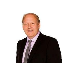 Auktoriserad revisor på Grant Thornton. Förutom att jag är branschnörd gillar jag även musik och sport. Åsikter här på Twitter är mina egna.
