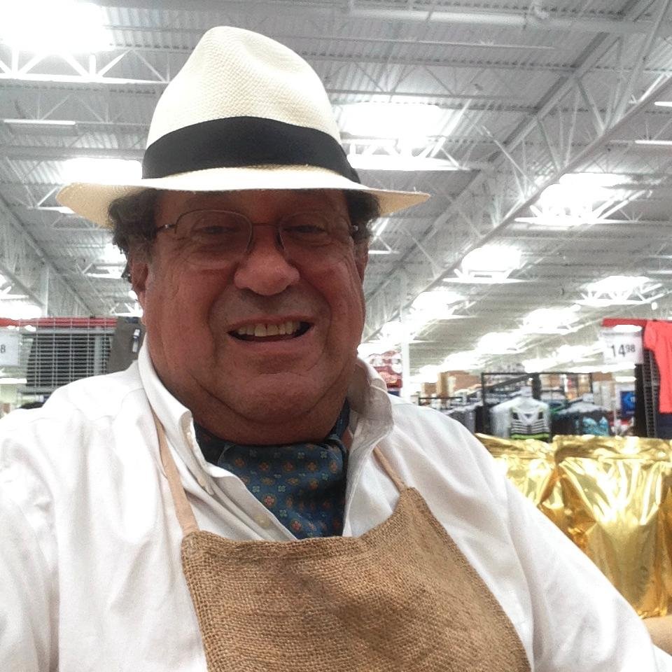 Coffee roaster and marketing. Family man. Art, sailboats and horses are my passion