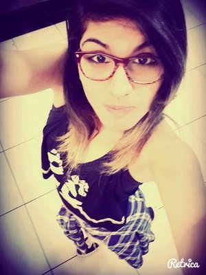 Adoro música, sou chocolatra o resto vc só vai saber se me seguir, segue ae! http://t.co/8QeGUp6VxA