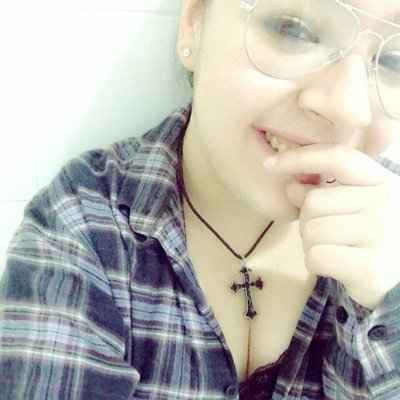 Mentes eternizam, o que sentimentos somatizam, os olhos idealizam o que corações realizam ✌️✨