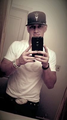 Dont let your past control your future! Dont let people control who you truly are! Let your personality come out so that 1 true love will love you for you!