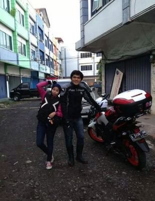 Adrian_Gustira's profile picture. Owner @TSCmotoshop ll Menyediakan Box motor Shad, Givi, breket motor DHAS & SHAD semua motor, LED, cree, Strobo dll ll Partner touring-nya @vievieepii