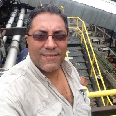 Venezolano, profundamente creyente en Dios, militante de la libertad, practicante de la regla de oro y abogado