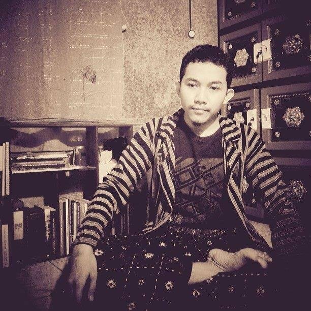 Menempuh perjalanan sunyi | @sastramadiun