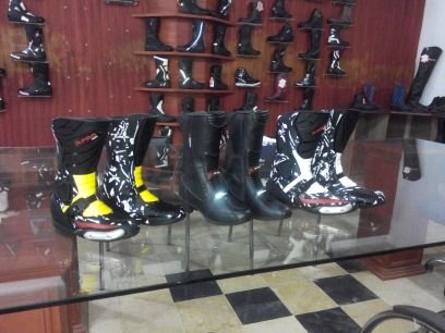 rproboots's profile picture. biker