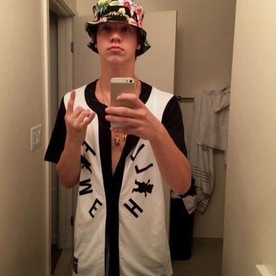 Hi im emily and like cameron and taylor:)