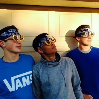 jlo17_'s profile picture. DHS Football  |snapchat: jgmjustin |  instagram: _lopez17_