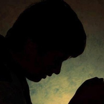 هنا واقف واشوف إن الزمان اجمل كبرت وليت إن عمر الزمن واقف '
