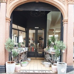 Concept Store on Bartlett St, Bath. Cafe Lucca. Clothing and Homewares from Blue Woman & Home