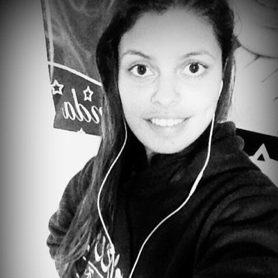 I need another story
Something to get off my chest
My life gets kind of boring
Need something that I can confess