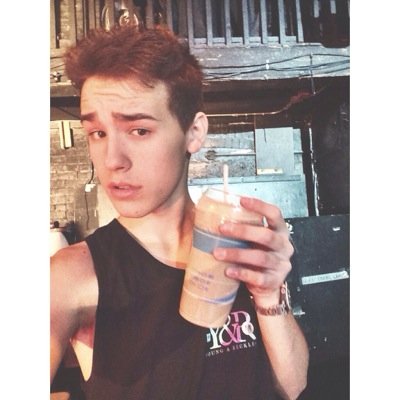 FOLLOW @s0swhitesides