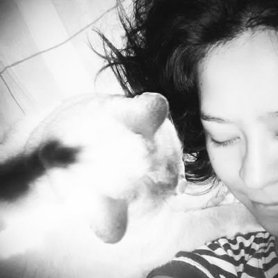 nadianne02's profile picture. Diseñadora, interiorista, todóloga, atea, risueña, loca, fresa, solitaria... un demonio hecho mujer.