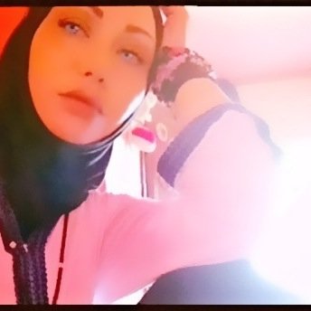 Quand on n'a pas ce qu'on aime, il faut aimer ce qu'on a. :))