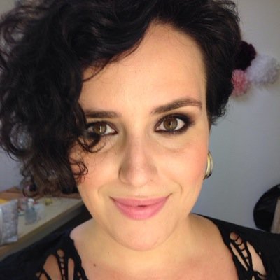 Restauradora de obras de arte, licenciada en Bellas Artes en la especialidad de Restauración y Conservación. Maquilladora Profesional.
http://t.co/fGp3ZdS3vX