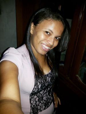 sou evangelica, casada, amo ao meu Deus em 1º lugar, amo a minha familia, amo meus amigos e a vida. sei ouvir e falo quando solicitada.