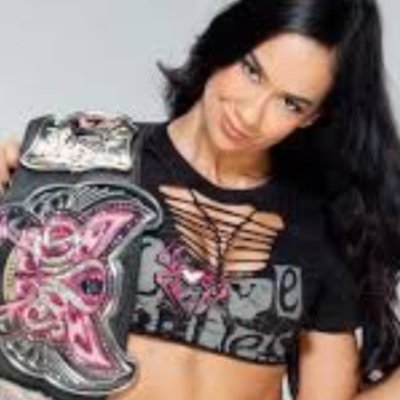 im juat a big fan of ajlee im a girl i love pizza and be your self