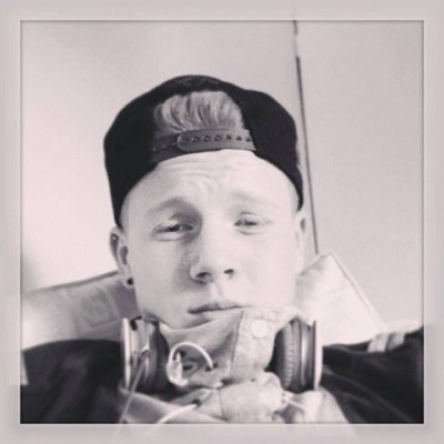 16 from Newcastle 
Single
Male 
07552080105
Snapchat-kieranllindsay
Follow me !!
