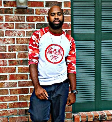 Music Producer & Audio Engineer with  @JCSProductionz http://t.co/lVHkgr1Rrb (LIKE US) & co-host on DeeDots Producers Corner on http://t.co/TFs5BeSJ0V