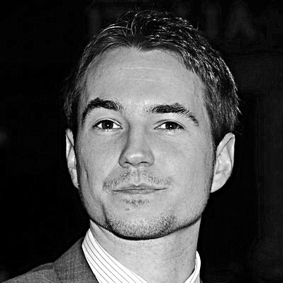 Official fan page of Scottish actor, Martin Compston. All views expressed are my own. No affiliation with the wee man himself, @martin_compston.