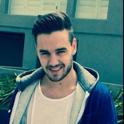 follow @payne_forliam because she gave you this follow! se follows back ❤️