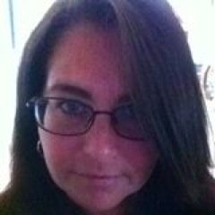 HistoryChick24's profile picture. 