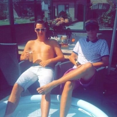 Born to be alive  lekker gek. Wat er ook gebeurd altijd blijven lache  fissaneus