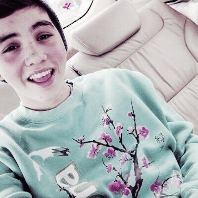 Don't follow here, instead follow @MileHigh2ndLife and just ask for a follow back (Layout credits to tumblr)