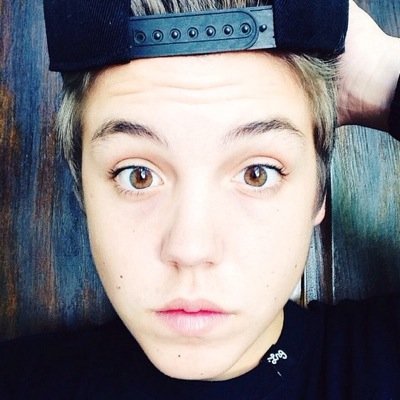 Hey guys! This is a free follow acct! Please follow @matthewssthot