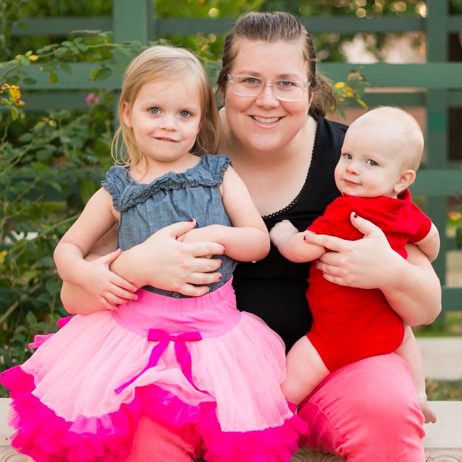 ohsomomdotcom's profile picture. a mom of many passions