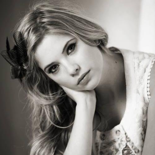 Estudiante y orgullosamente Mexicana. Y fan #1 de @AshBenzo