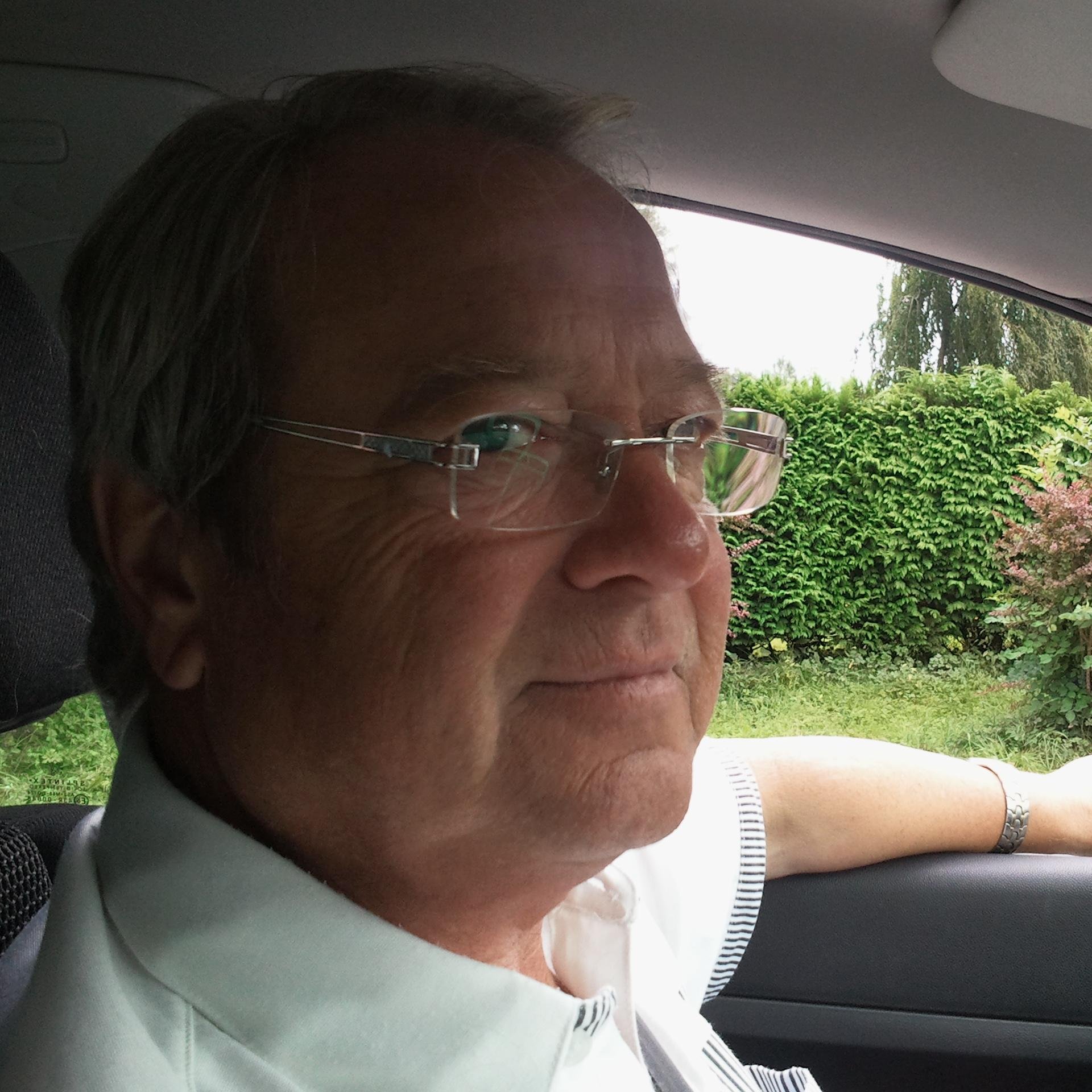 Retraité actif EX Conseiller Municipal 08200 SEDAN