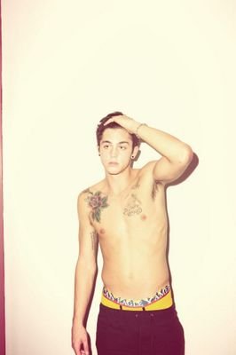 Nate Maloley is hot bye. follow my main. @Kingilinslay