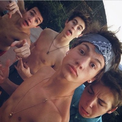 Follow @caniffcaps cause you juSt got a free follow