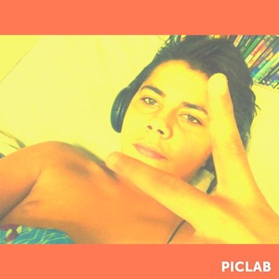 I play xbox. I hit clips. I sometimes trickshot. If you follow me I will follow you back.