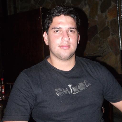 Comunicativo, Crítico, Universitário e  Flamenguista doente ;)